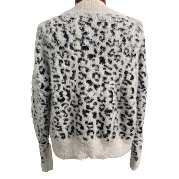 Francesca’s Mi Ami Eyelash Cozy Sweater White & Black Size Medium - Picture 5 of 10